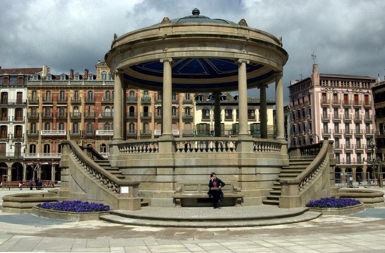 Trampantojo Apartamento En El Corazon De Pamplona Exteriér fotografie