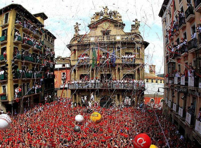 Trampantojo Apartamento En El Corazon De Pamplona Exteriér fotografie